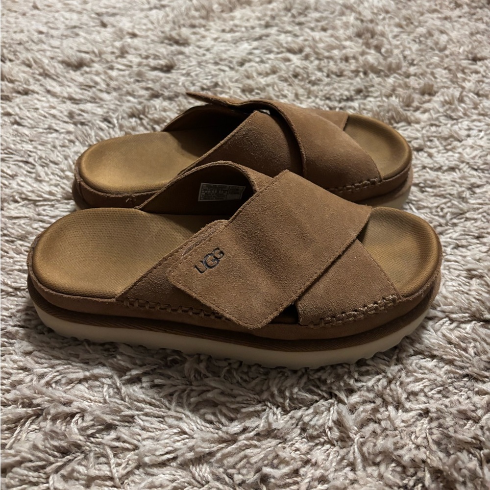 UGG Goldenstar Cross Slide - Chestnut
